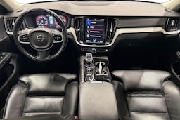 musta Volvo V60 2020 kuva 7.