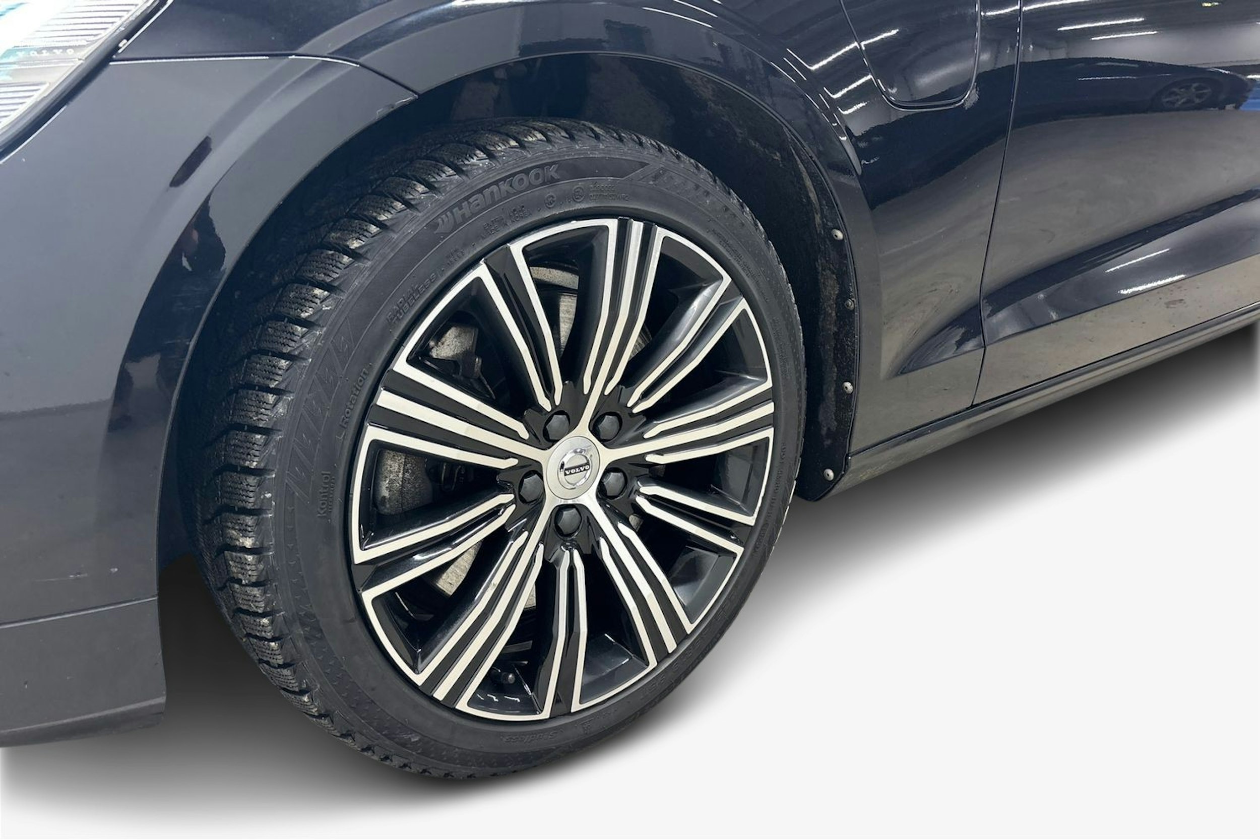 musta Volvo V60 2020 kuva 9.