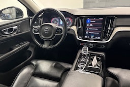 musta Volvo V60 2020 kuva 11.