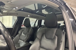 musta Volvo V60 2020 kuva 13.