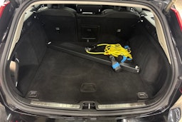 musta Volvo V60 2020 kuva 14.