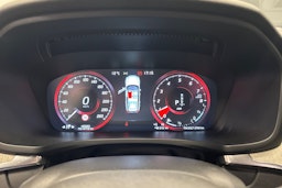 musta Volvo V60 2020 kuva 16.