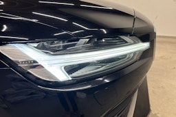 musta Volvo V60 2020 kuva 25.