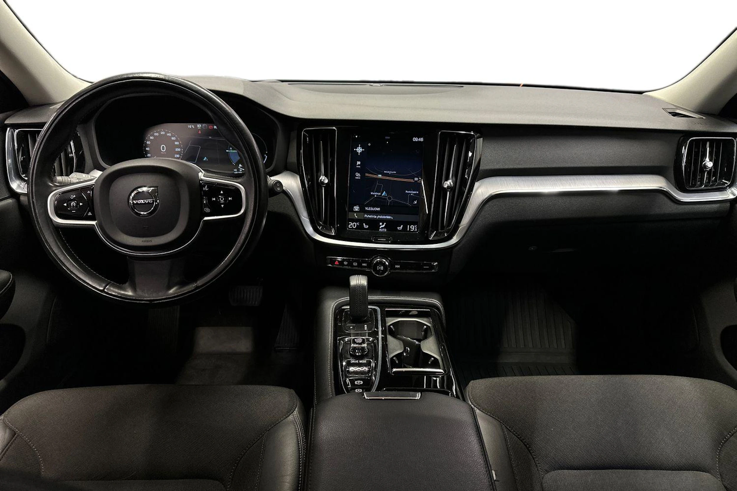 valkoinen Volvo V60 2020 kuva 7.