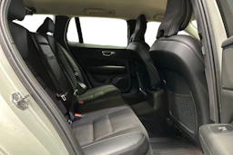 valkoinen Volvo V60 2020 kuva 8.