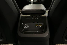 valkoinen Volvo V60 2020 kuva 11.