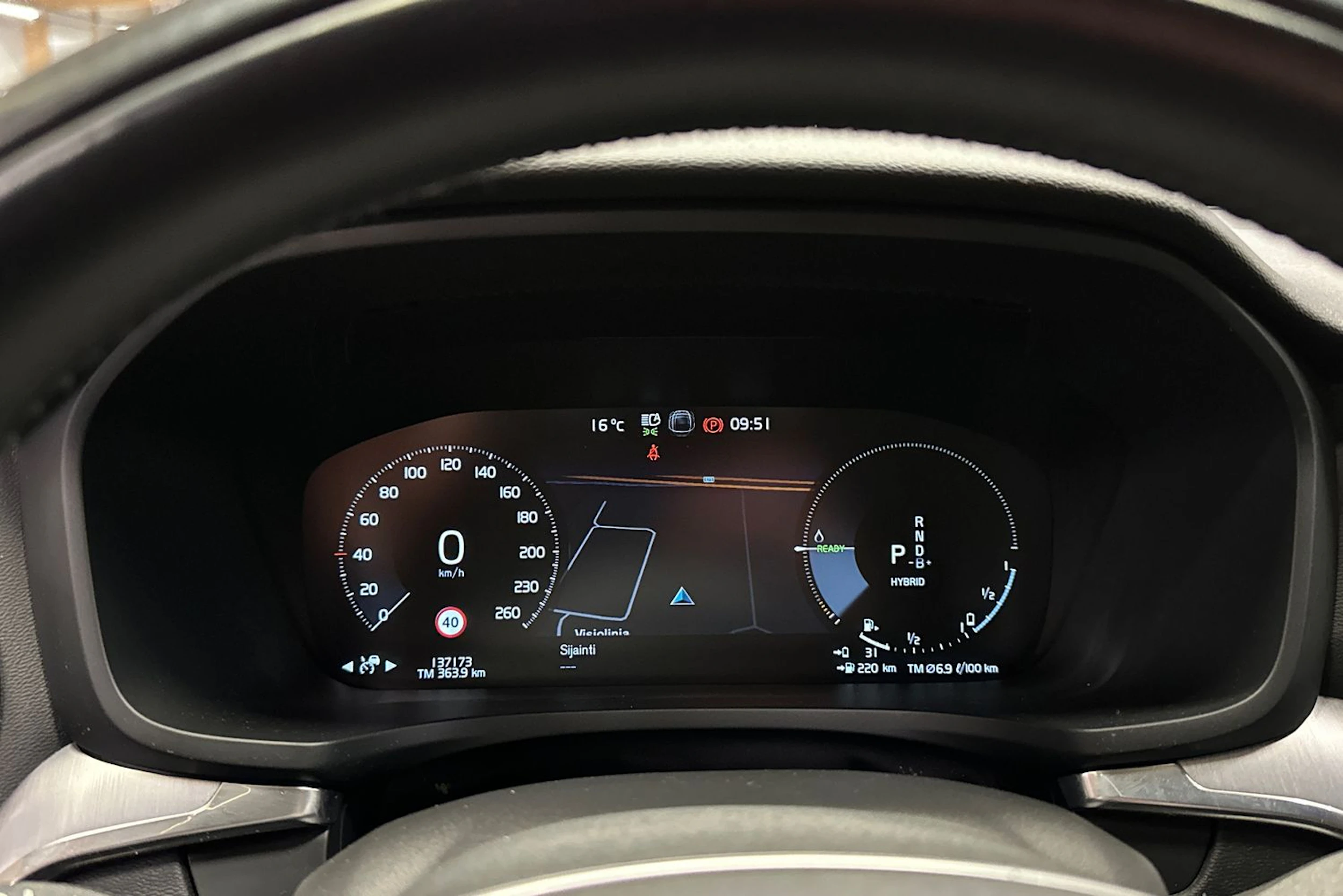 valkoinen Volvo V60 2020 kuva 21.