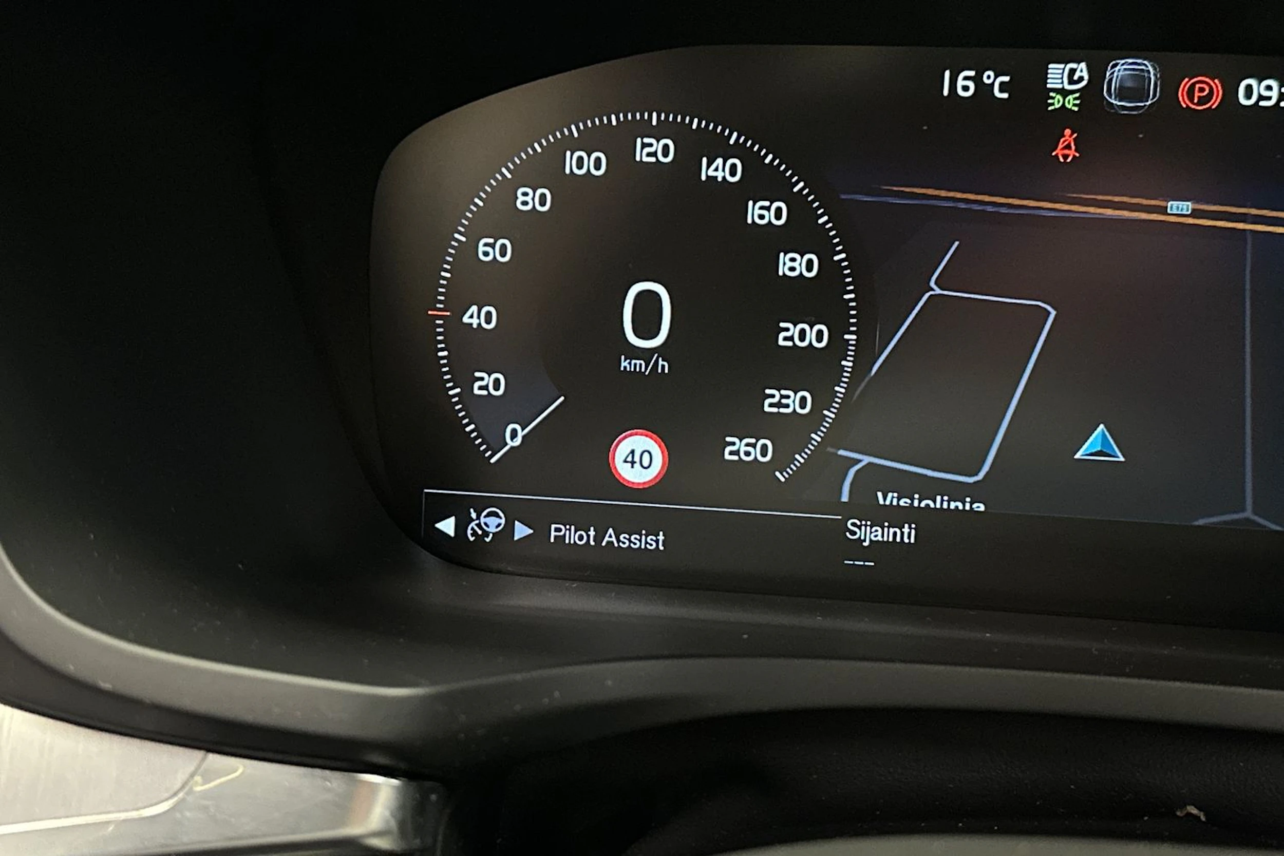 valkoinen Volvo V60 2020 kuva 22.