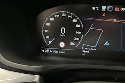 valkoinen Volvo V60 2020 kuva 22.