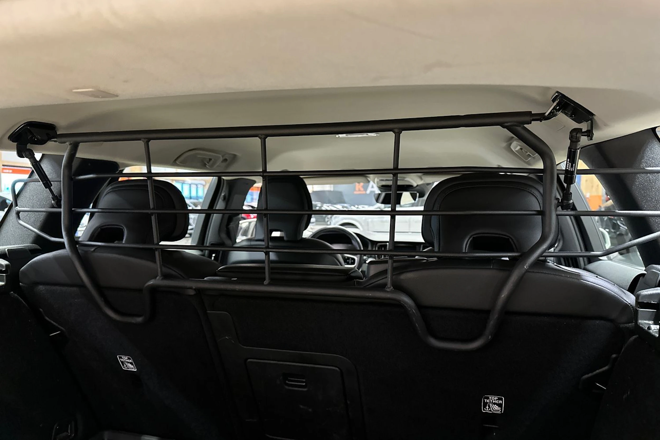 valkoinen Volvo V60 2020 kuva 28.