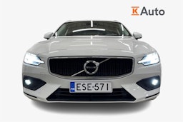 valkoinen Volvo V60 2020 kuva 5.