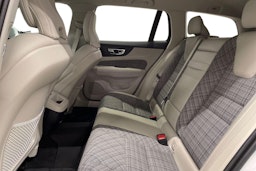 valkoinen Volvo V60 2020 kuva 10.
