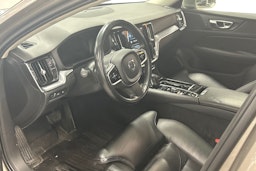 harmaa Volvo V60 2020 kuva 3.
