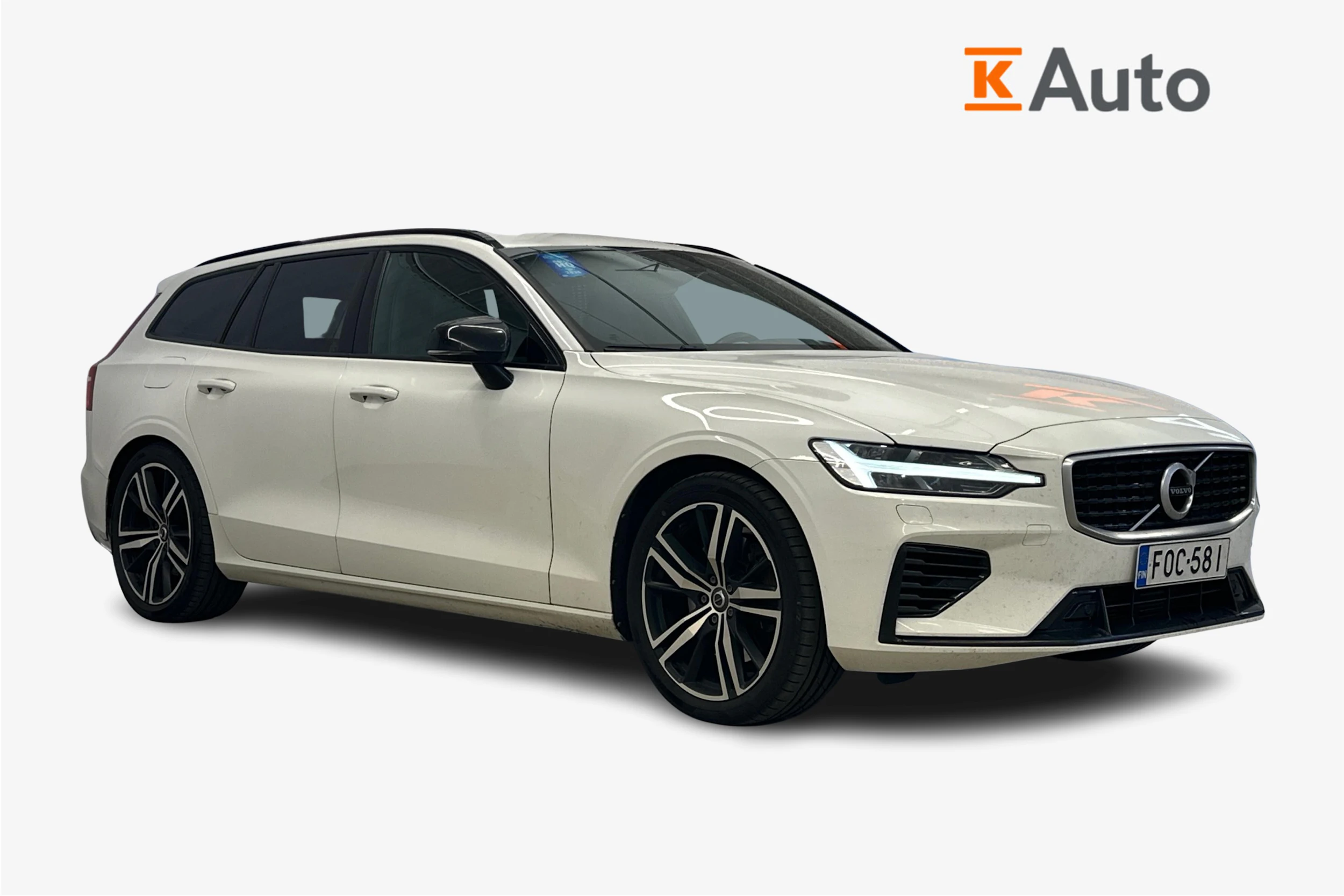 valkoinen Volvo V60 2020 kuva 1.