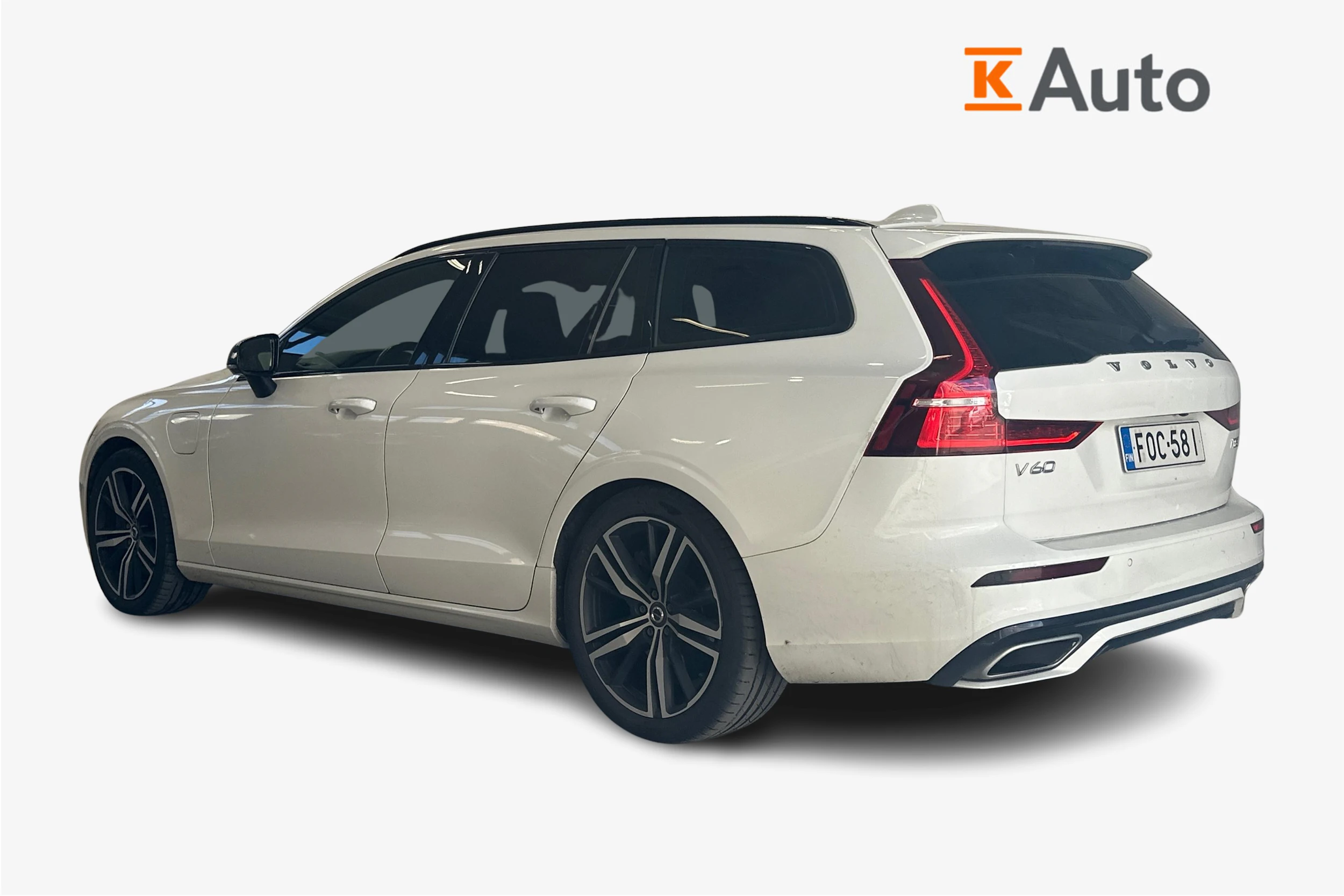 valkoinen Volvo V60 2020 kuva 2.