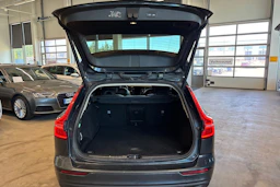 harmaa Volvo V60 2020 kuva 15.