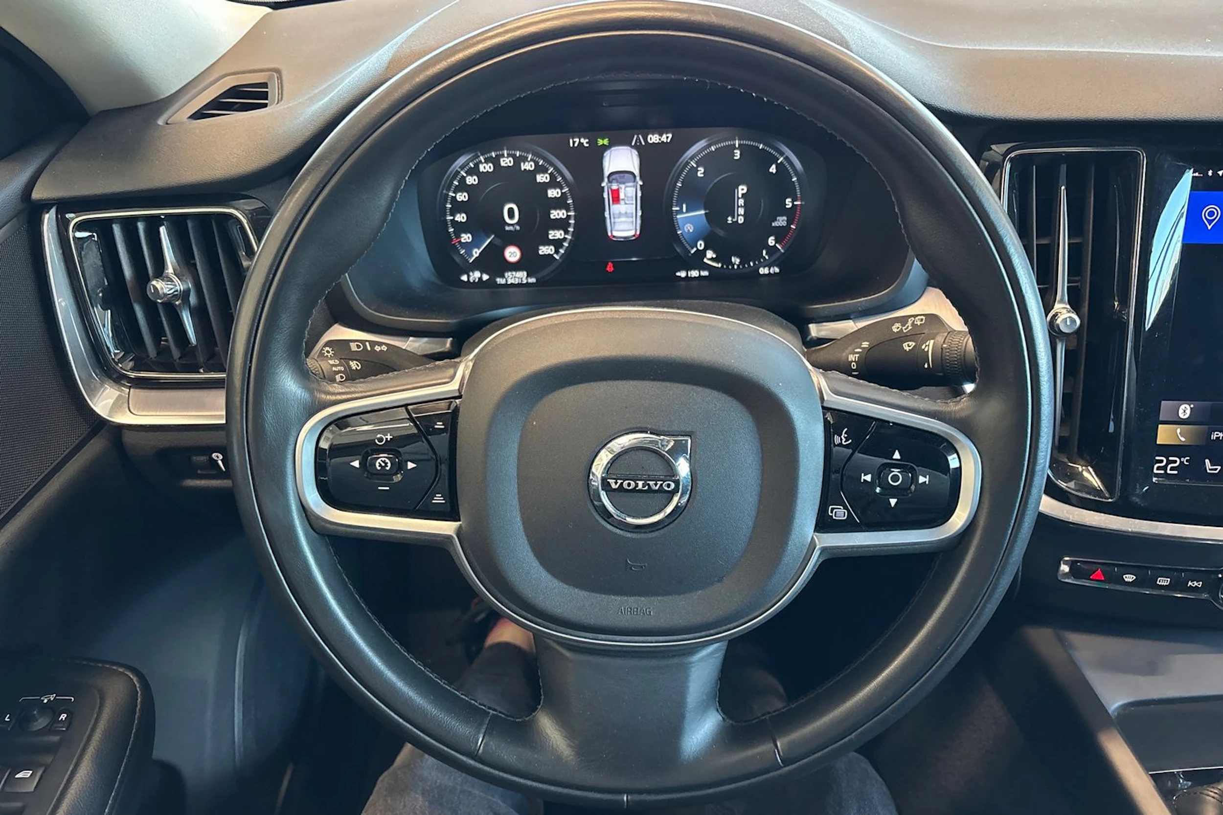 harmaa Volvo V60 2020 kuva 29.