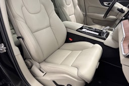 musta Volvo V60 2020 kuva 14.