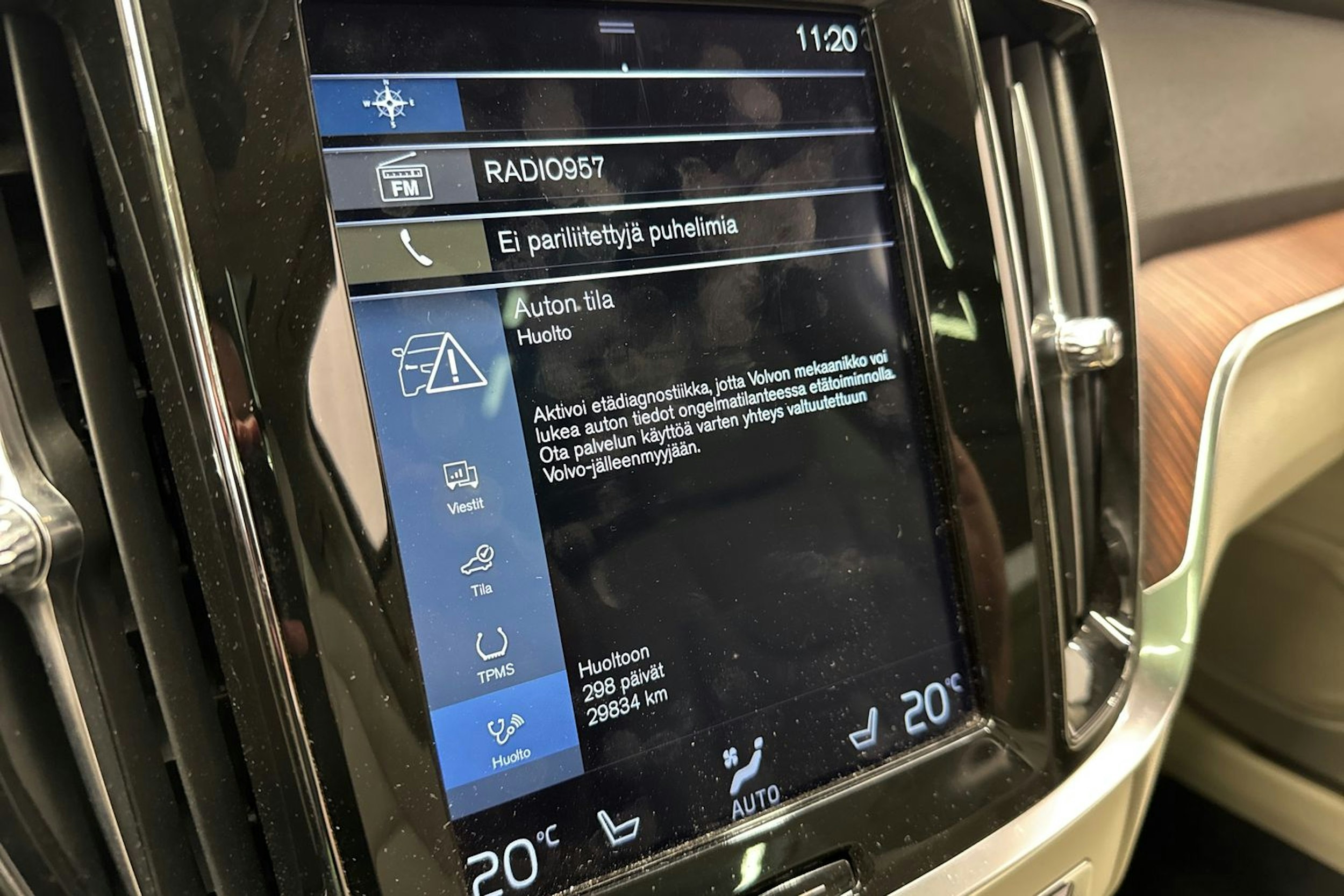 musta Volvo V60 2020 kuva 23.