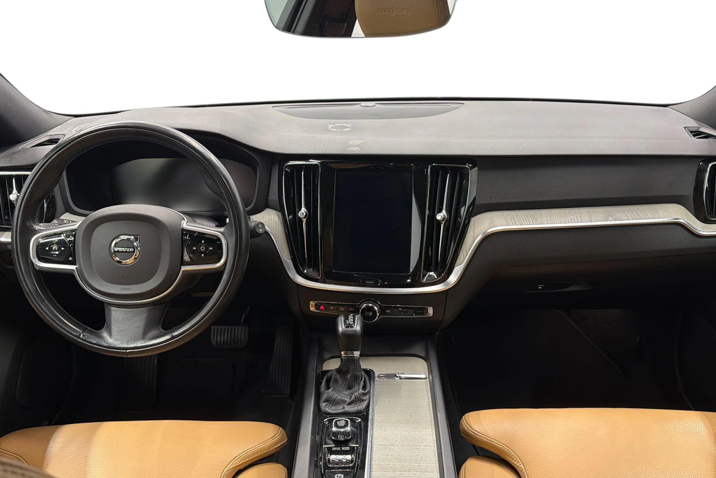musta Volvo V60 2020 kuva 7.
