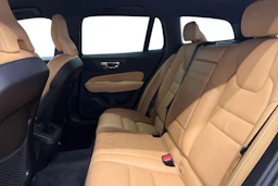 musta Volvo V60 2020 kuva 8.