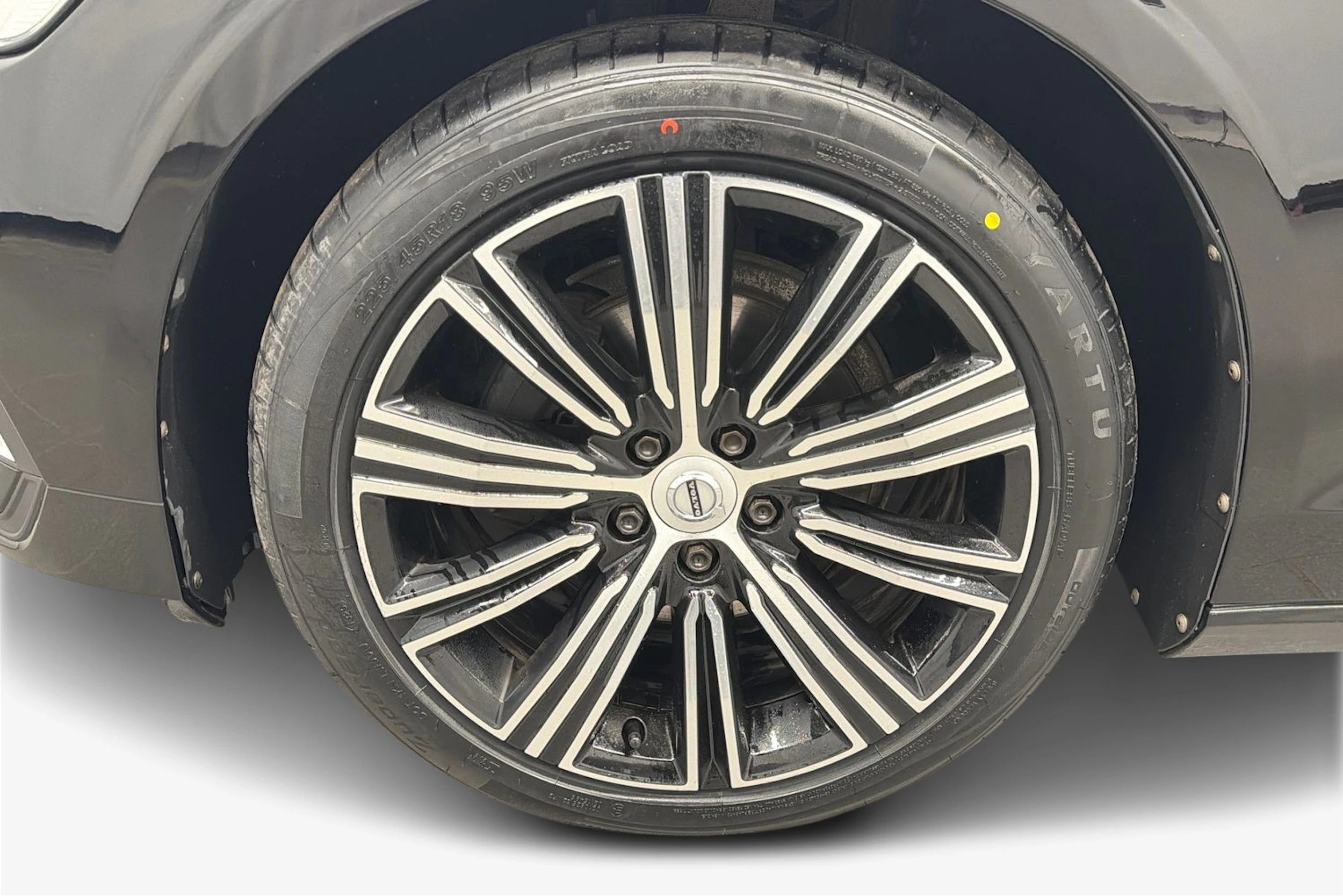 musta Volvo V60 2020 kuva 9.
