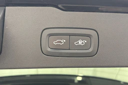 musta Volvo V60 2020 kuva 14.