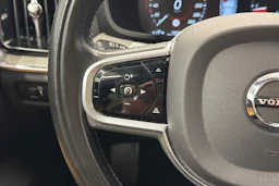 musta Volvo V60 2020 kuva 16.