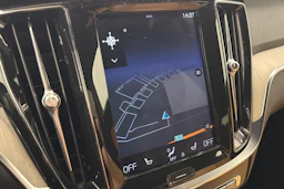 musta Volvo V60 2020 kuva 23.