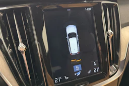 musta Volvo V60 2020 kuva 24.