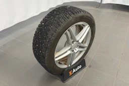 musta Volvo V60 2020 kuva 29.