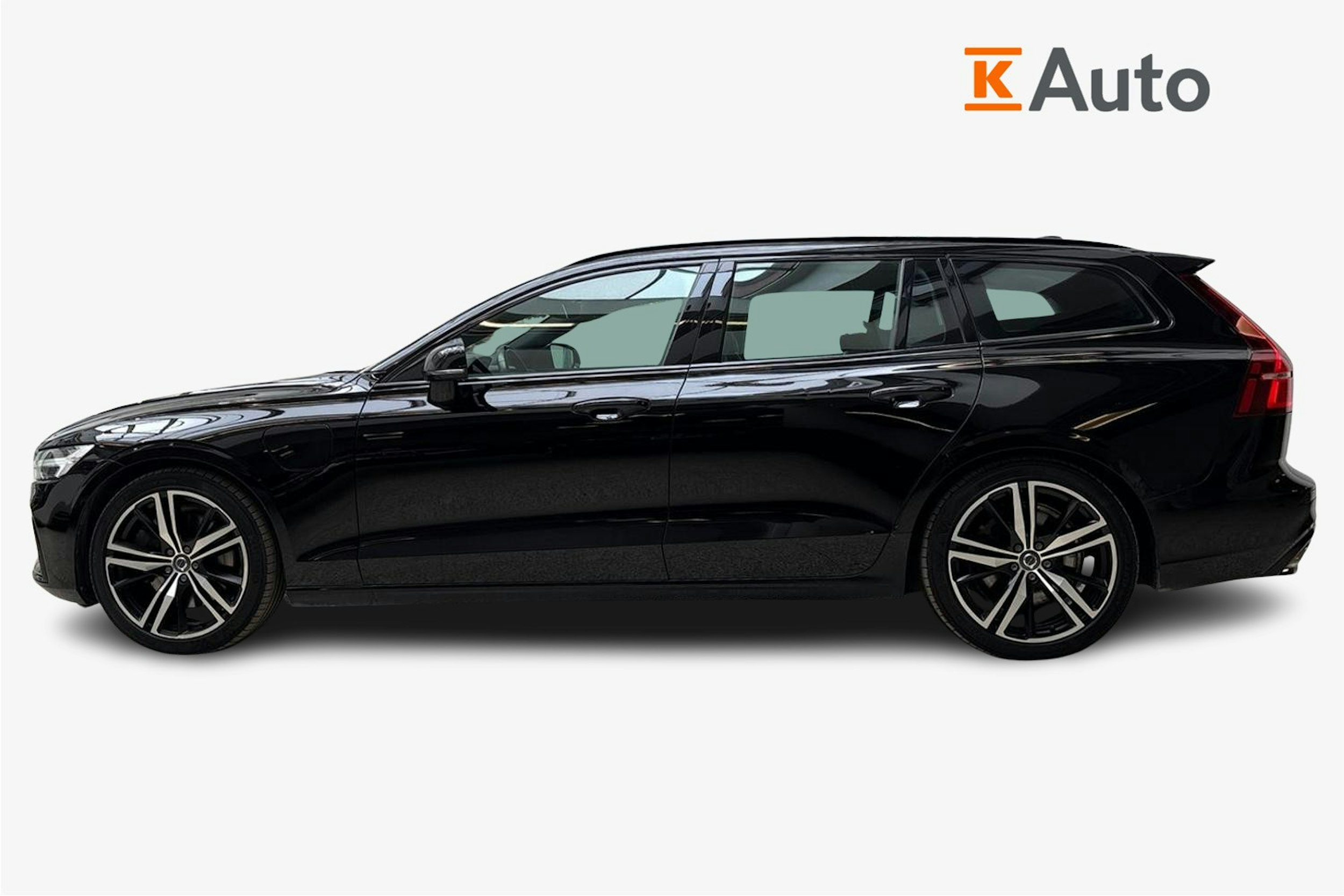 musta Volvo V60 2020 kuva 6.