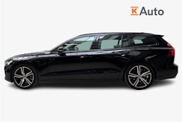 musta Volvo V60 2020 kuva 6.
