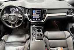 musta Volvo V60 2020 kuva 9.