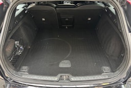 musta Volvo V60 2020 kuva 14.