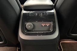 musta Volvo V60 2020 kuva 17.