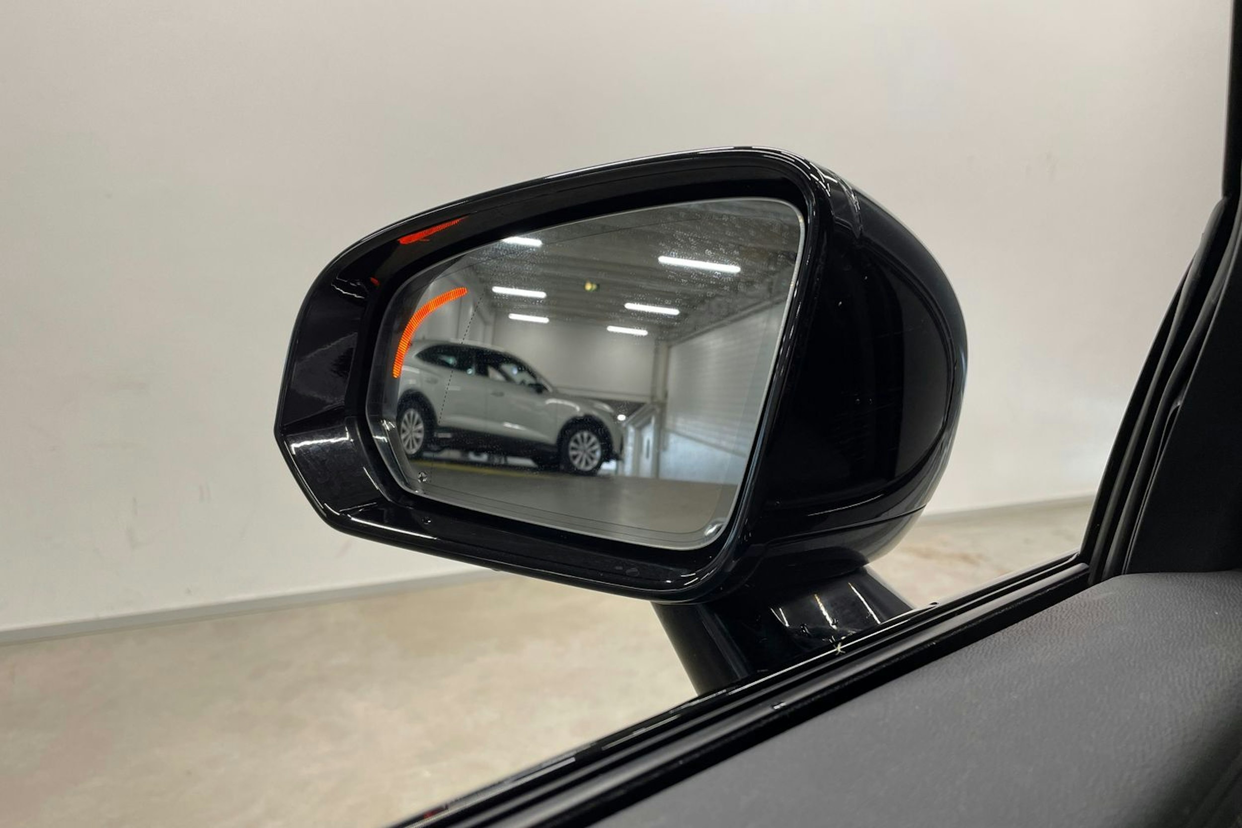 harmaa Volvo V60 2020 kuva 20.