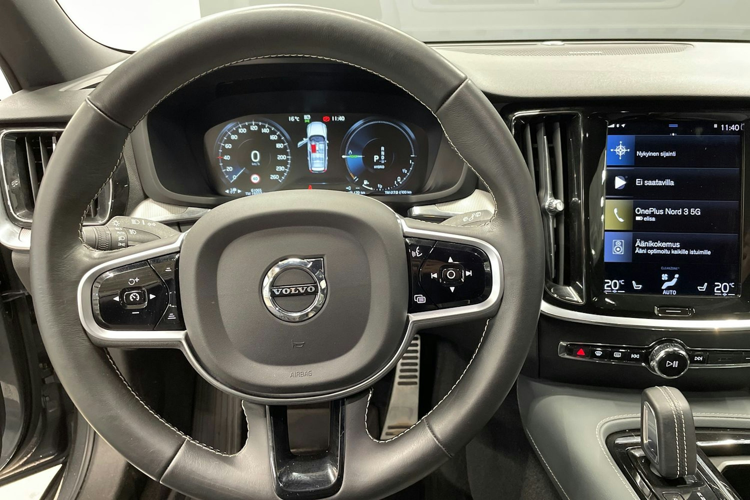 harmaa Volvo V60 2020 kuva 22.