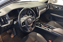 Valkoinen Volvo V60 2020 kuva 3.