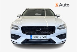 Valkoinen Volvo V60 2021 kuva 5.
