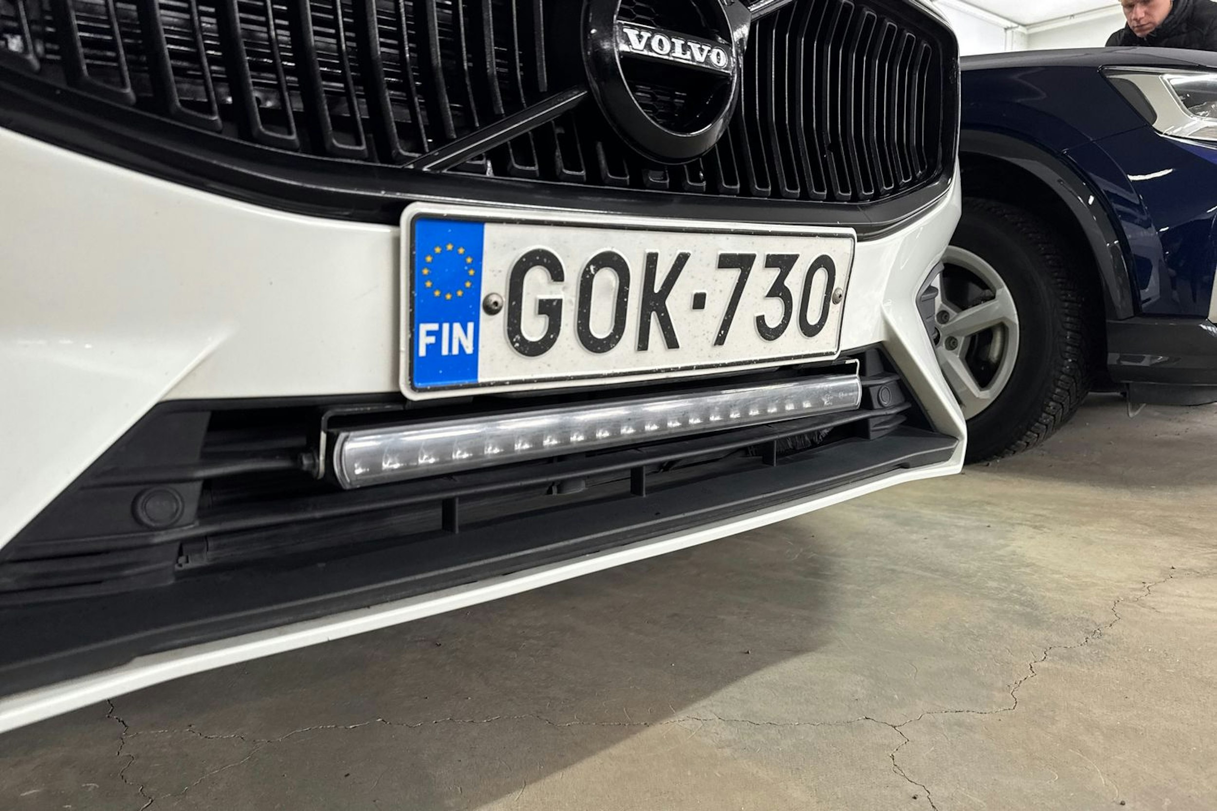 Valkoinen Volvo V60 2021 kuva 15.