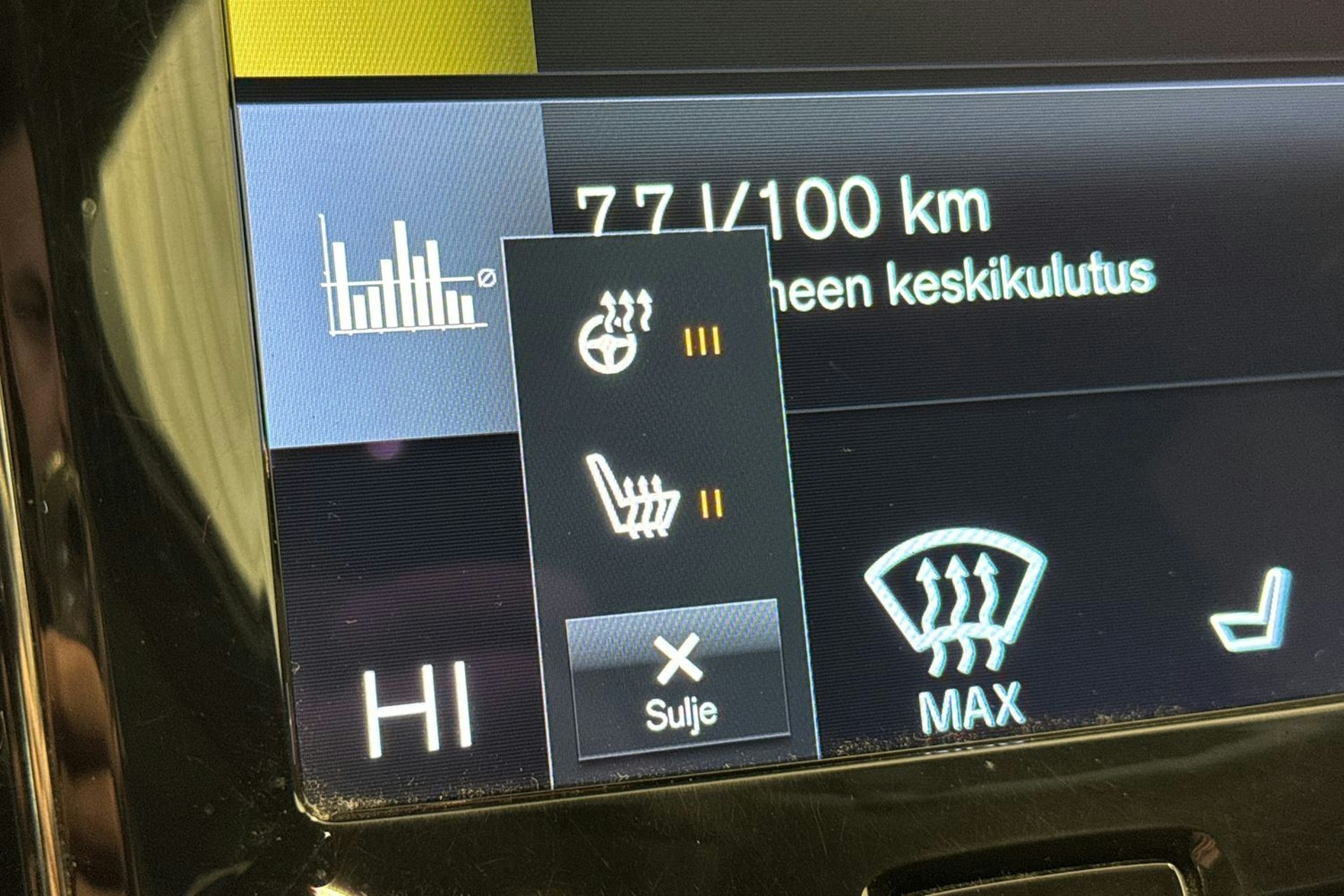 Valkoinen Volvo V60 2021 kuva 21.