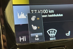 Valkoinen Volvo V60 2021 kuva 21.