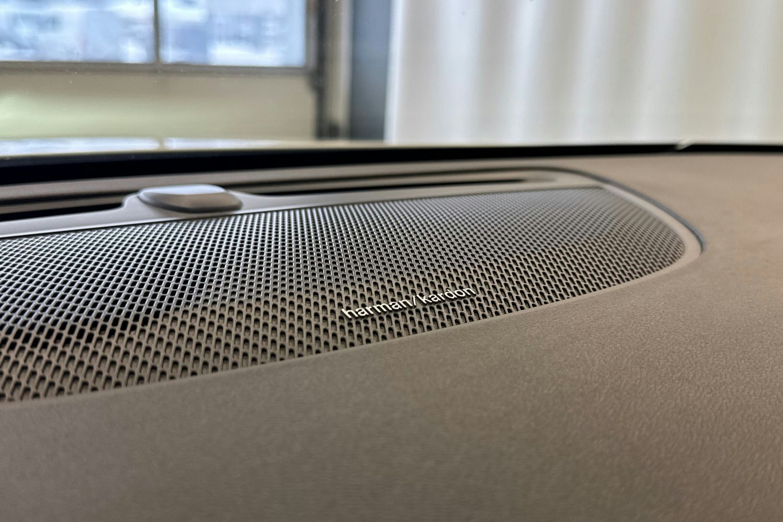 Valkoinen Volvo V60 2021 kuva 26.