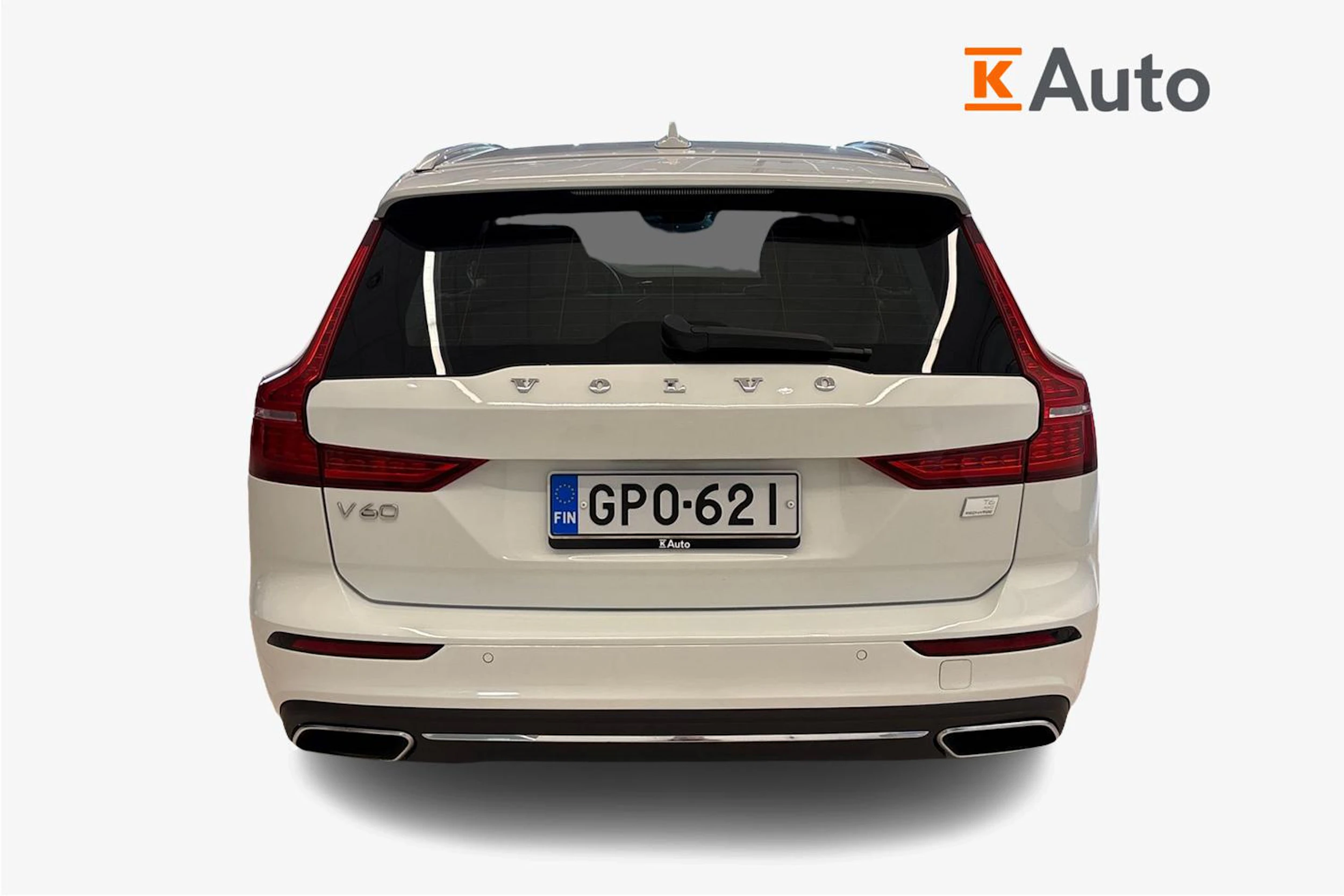 valkoinen Volvo V60 2021 kuva 3.