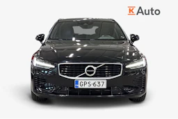 musta Volvo V60 2020 kuva 4.
