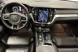 musta Volvo V60 2020 kuva 7.