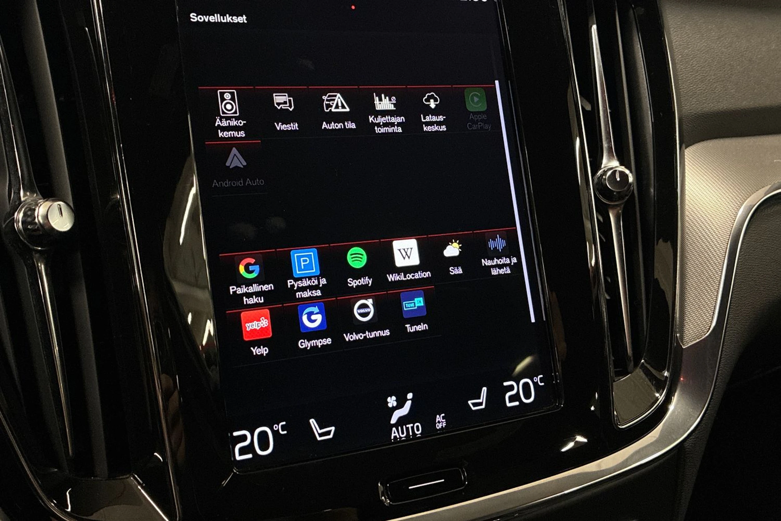 musta Volvo V60 2020 kuva 23.