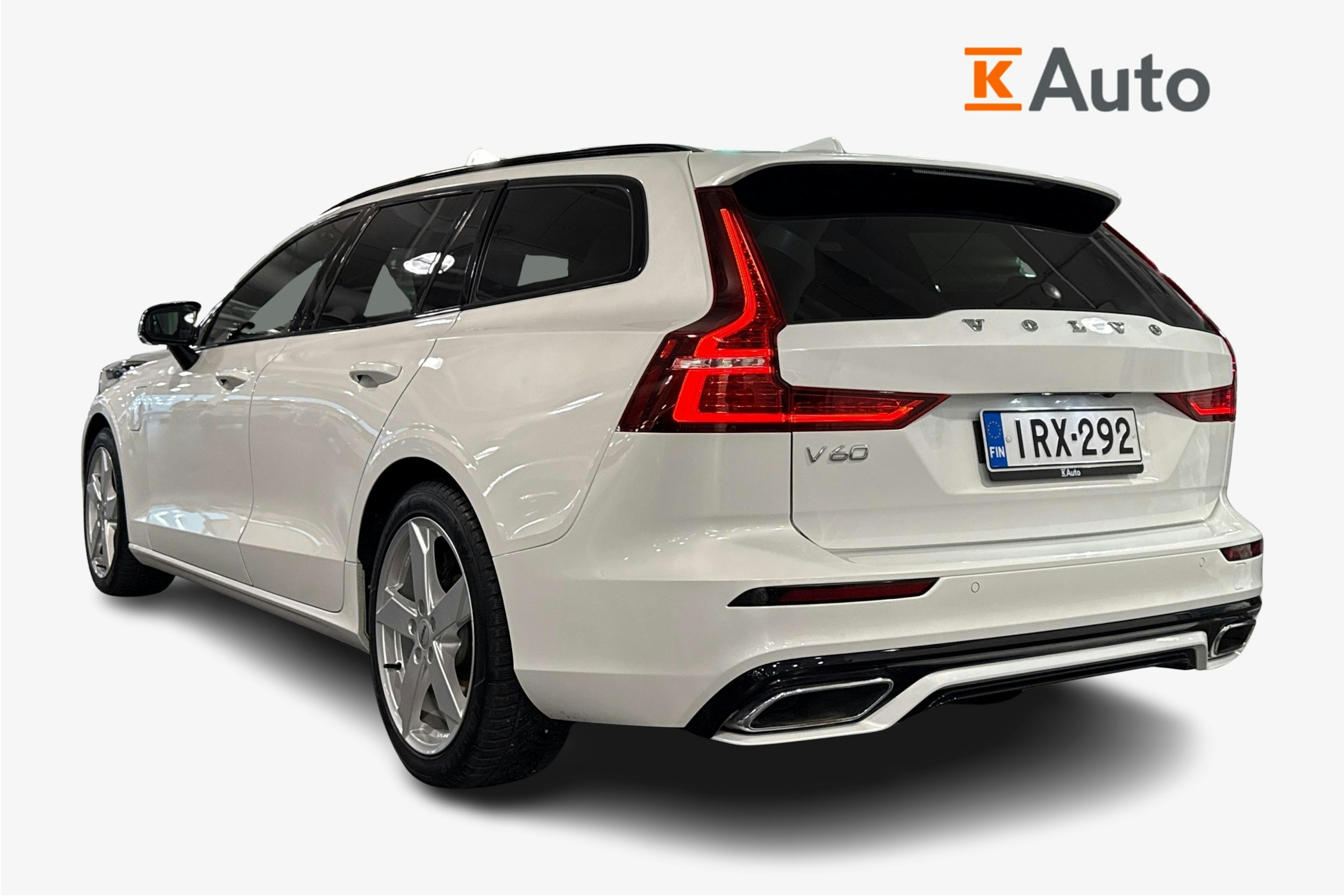 valkoinen Volvo V60 2020 kuva 2.