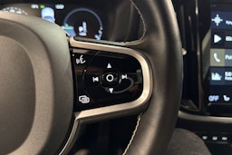 valkoinen Volvo V60 2020 kuva 18.